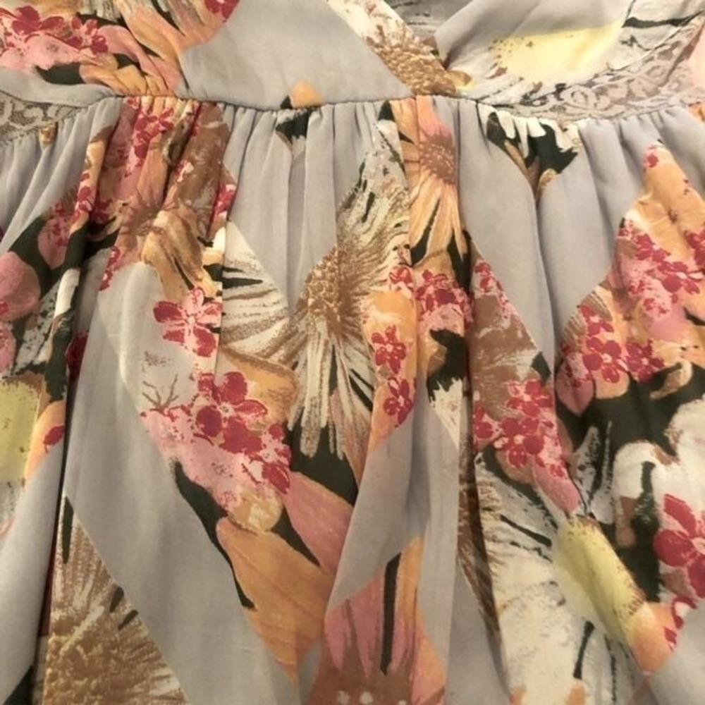 Spring Floral Midi Dress CrisCross Front Cinched  Waist & Shear Sleeves - Picture 5 of 5